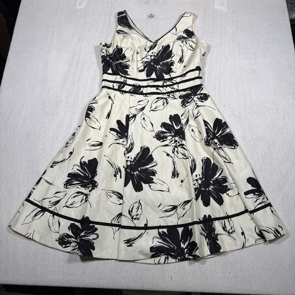 Jessica Howard Womens Size 12 Floral Fit Dress Ivory Black V-Neck Sleeveless